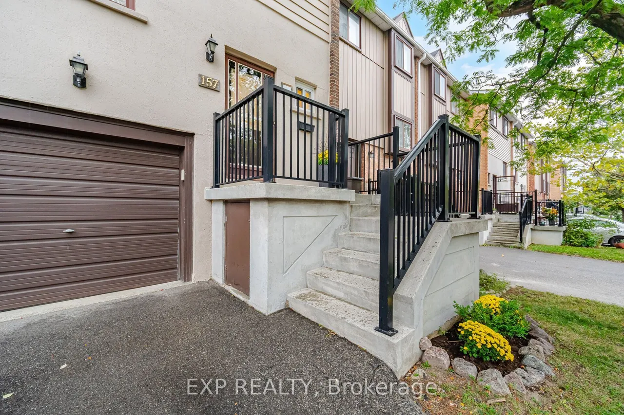 157 Moregate Crescent — photo 2