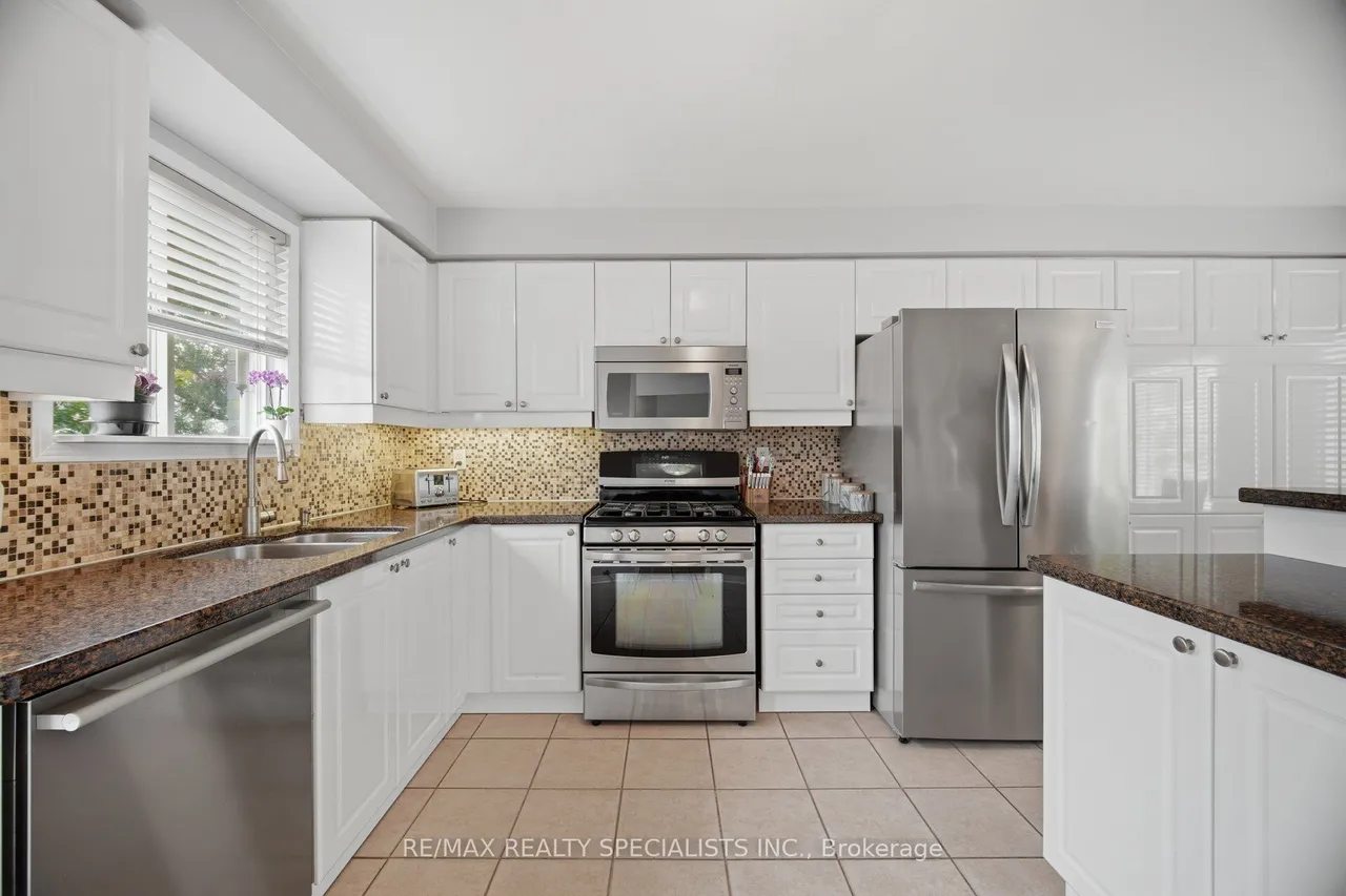 5535 Glen Erin Drive — photo 3
