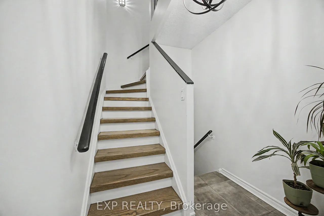 1000 Cedarglen Gate — photo 3