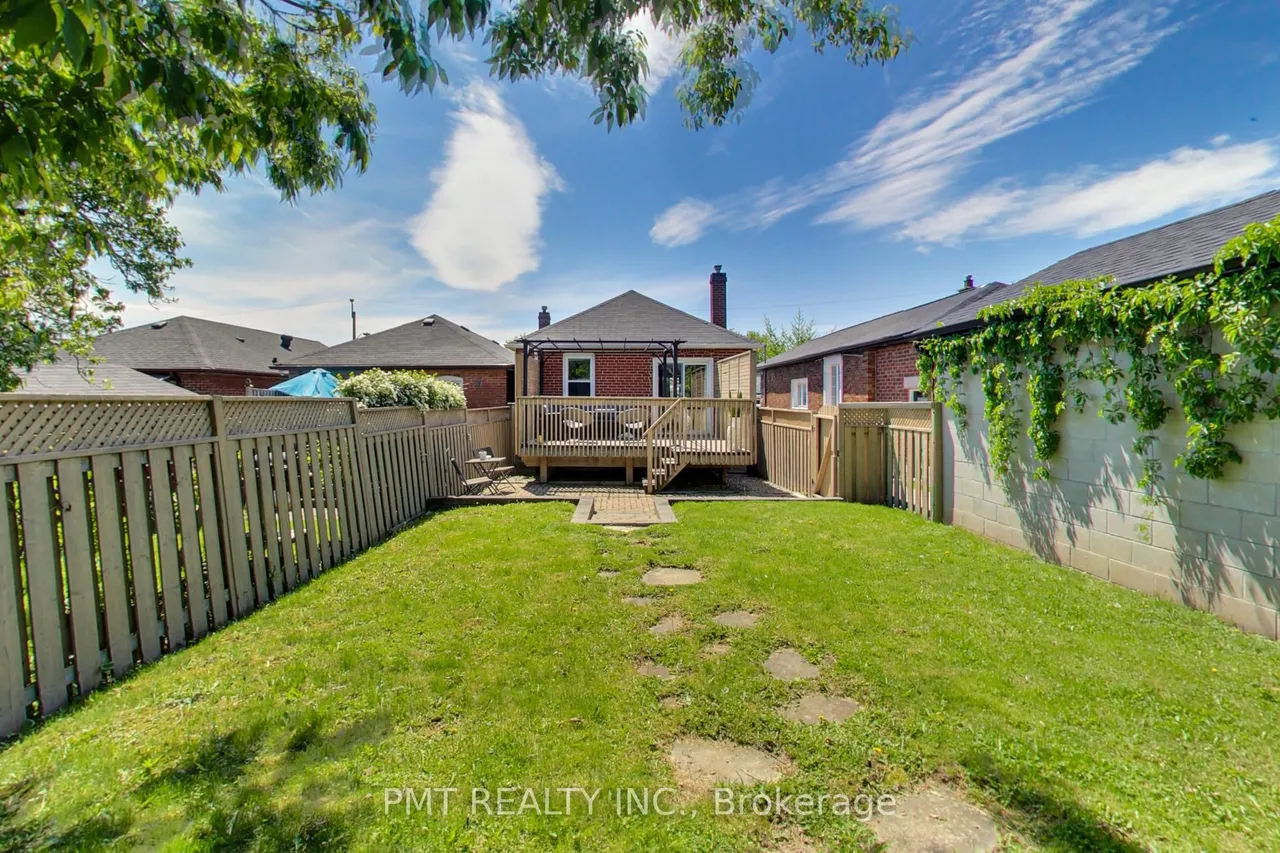 25 Ronald Avenue — photo 36