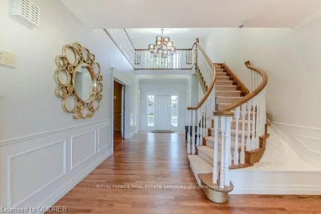 16 Ennisclare Drive W — photo 3