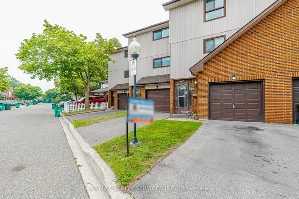 47 Dawson Crescent — photo 2