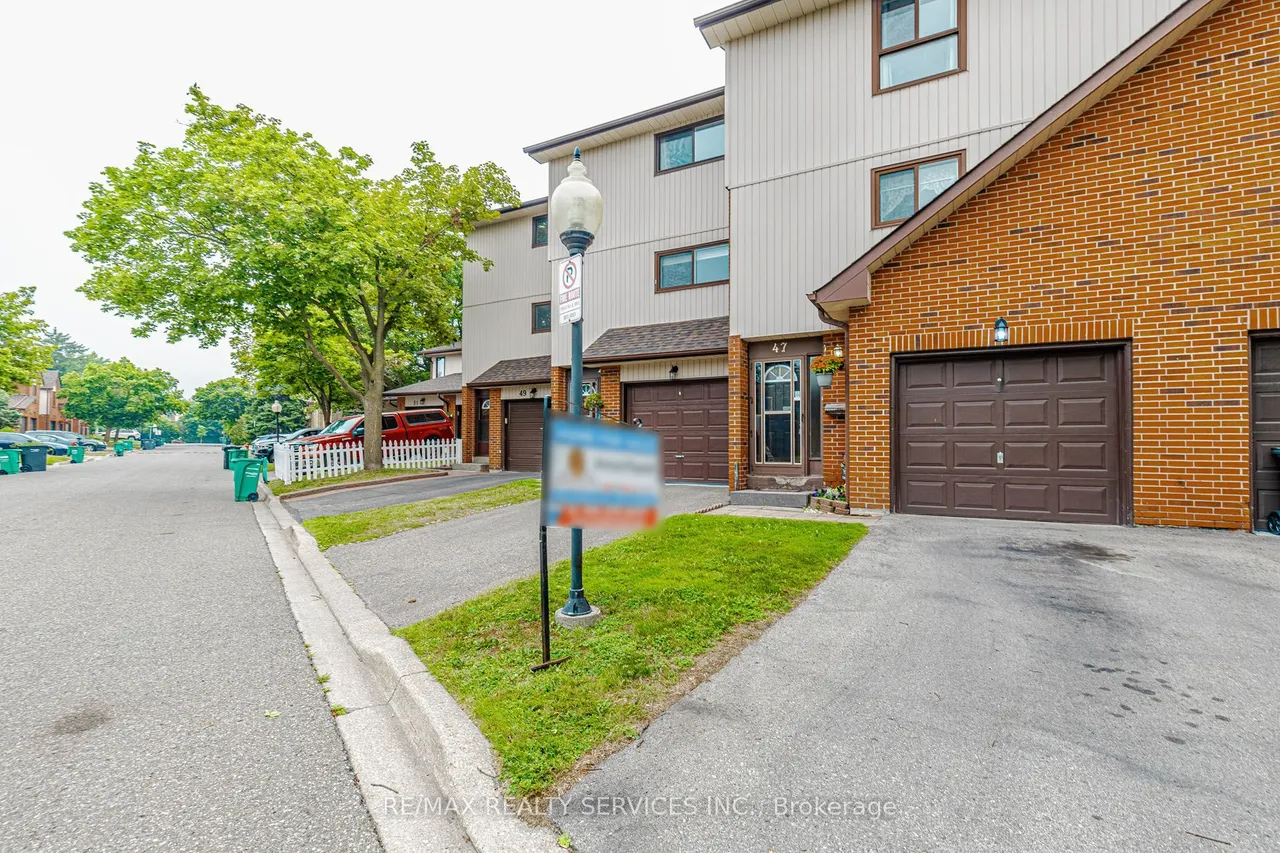 47 Dawson Crescent — photo 2
