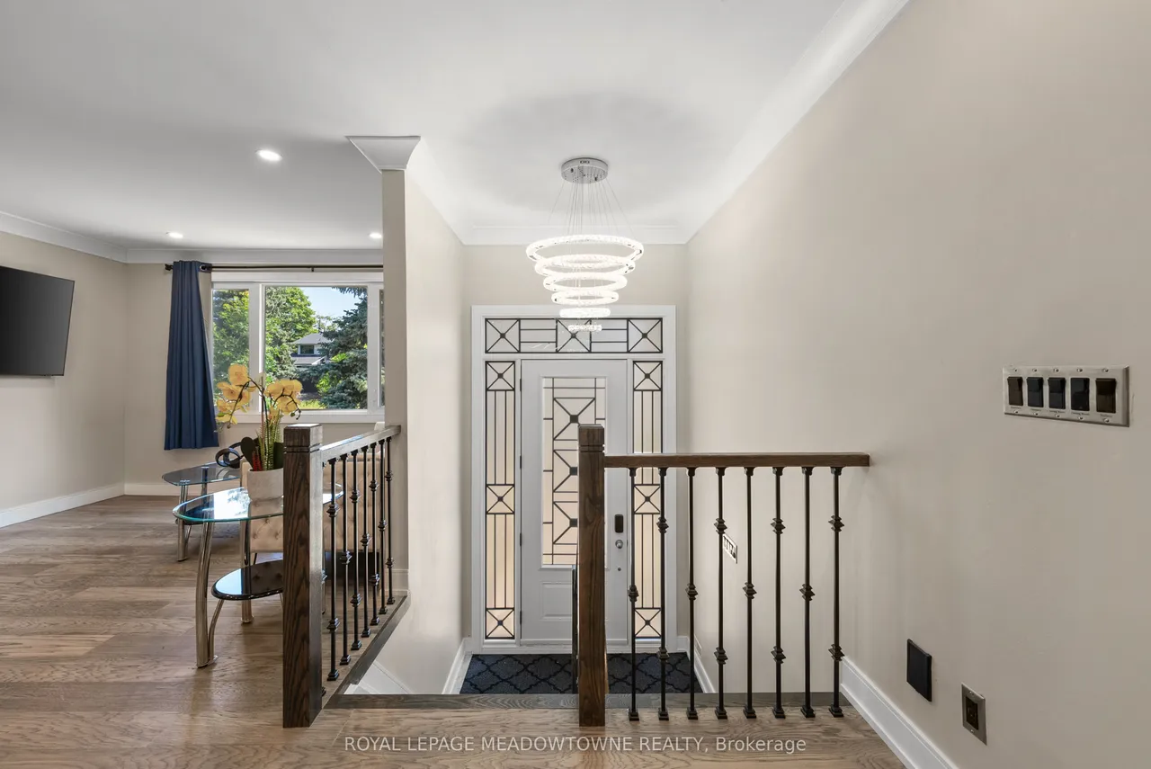1268 Forest Hill — photo 3