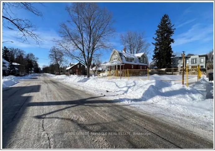 52 Forest Avenue — photo 2