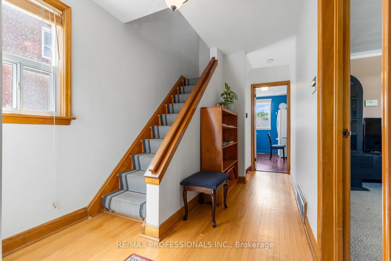 122 Treeview Drive — photo 3