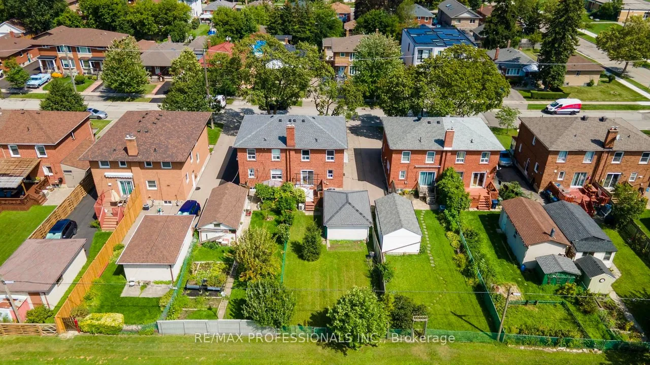 122 Treeview Drive — photo 42