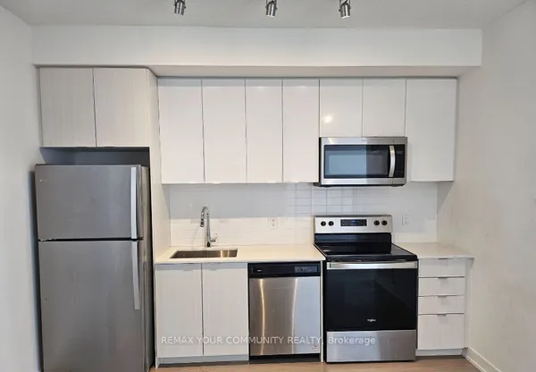 859 The Queensway N/A — photo 2