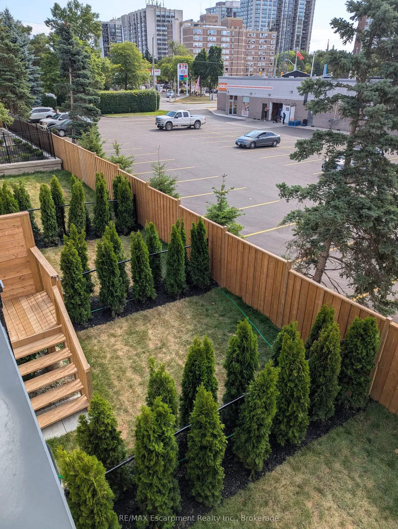 138 East Street — photo 11
