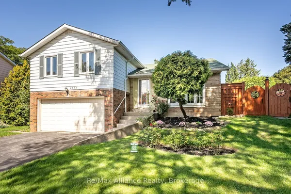 2454 Woking Crescent — photo 2