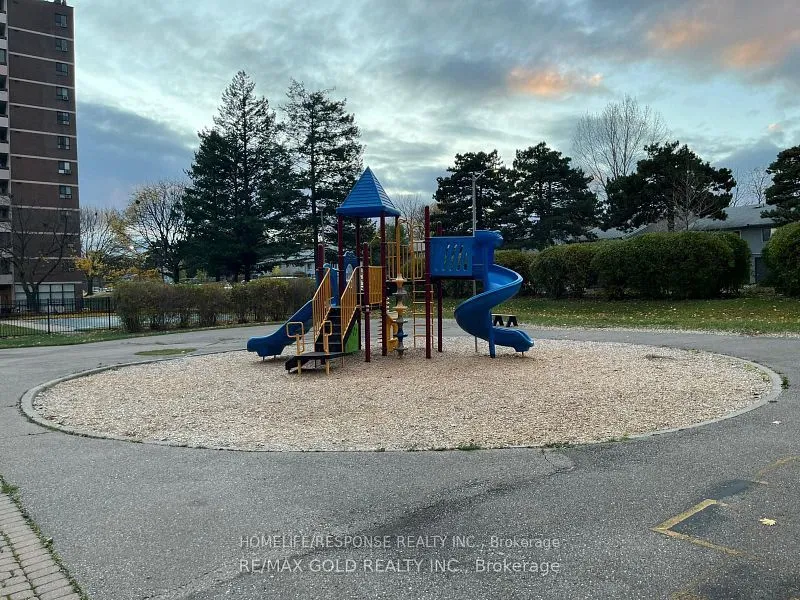 1625 BLOOR Street — photo 27