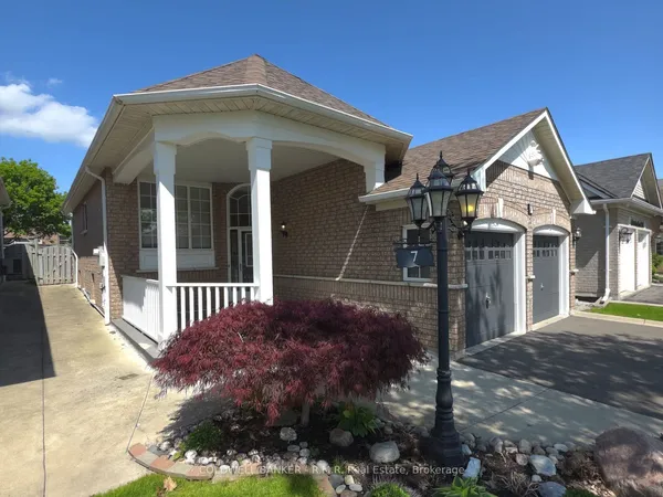 7 Fletchers Creek Boulevard — photo 2