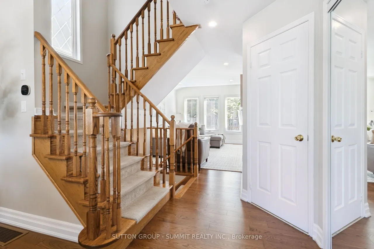 2163 SUTTON Drive — photo 3