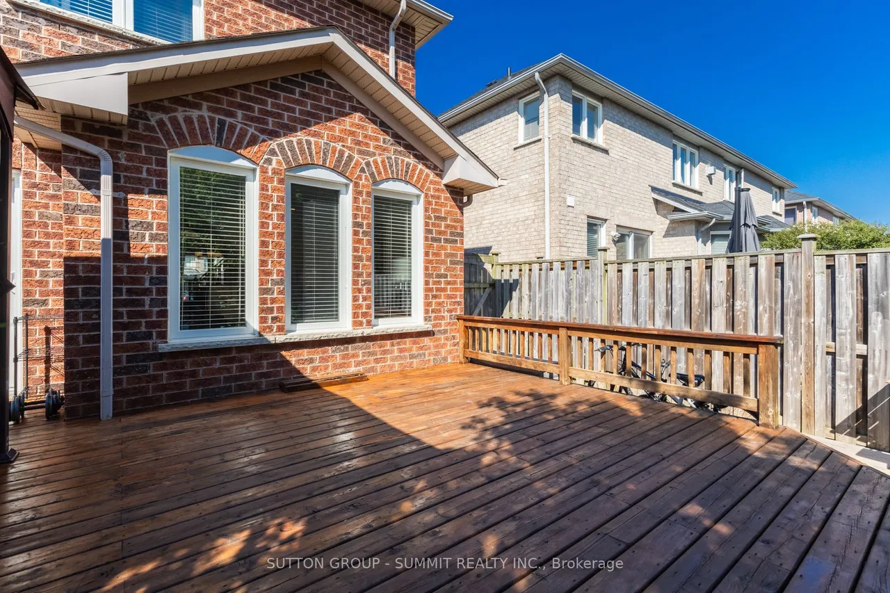 2163 SUTTON Drive — photo 40