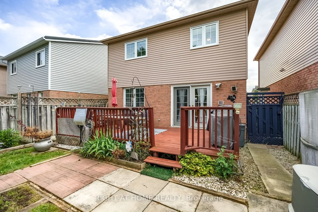 54 Niagara Place — photo 46