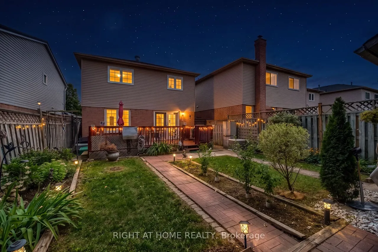 54 Niagara Place — photo 45