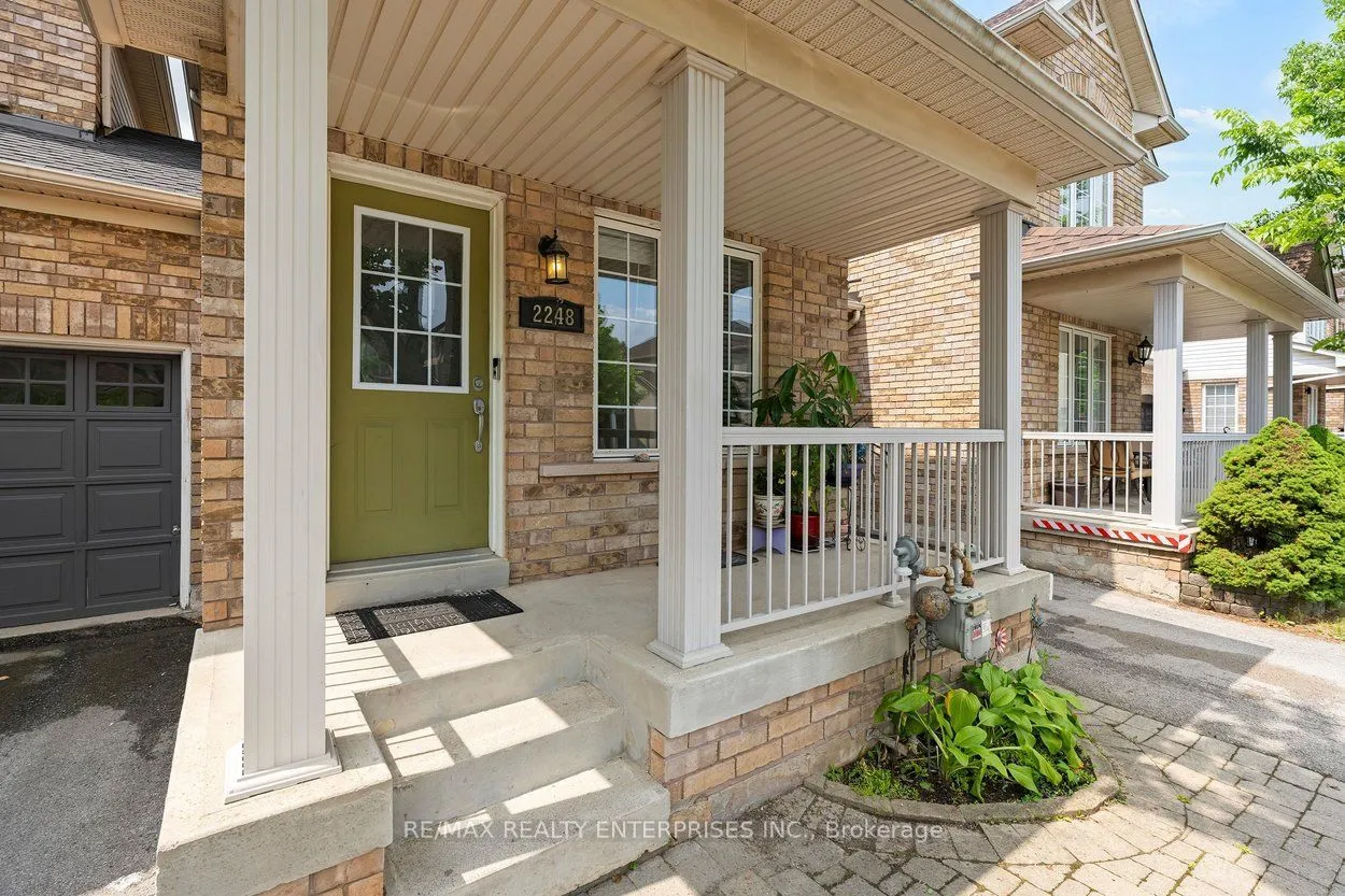 2248 Seton Crescent — photo 3