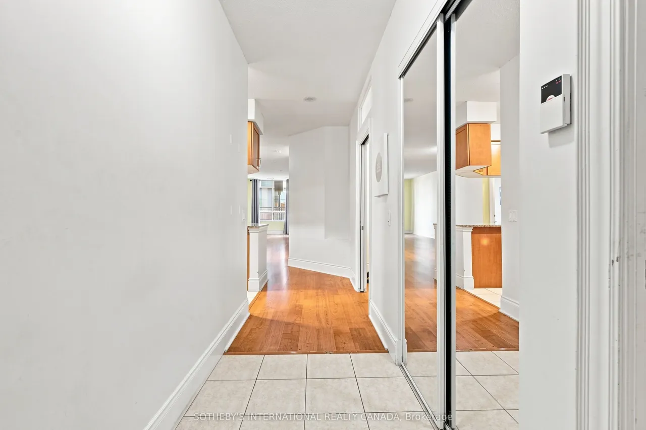 5233 Dundas Street — photo 3