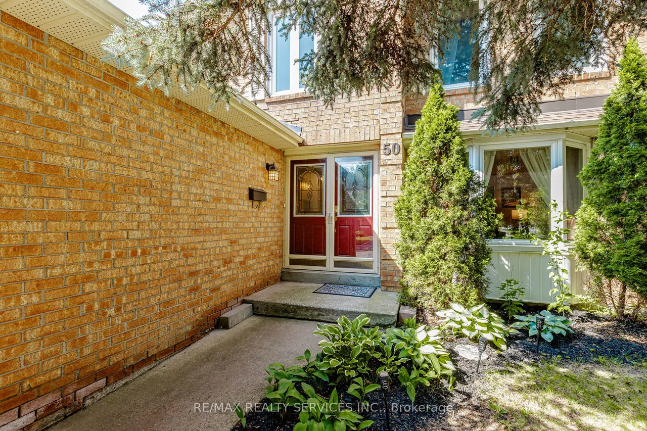 50 Barr Crescent — photo 2