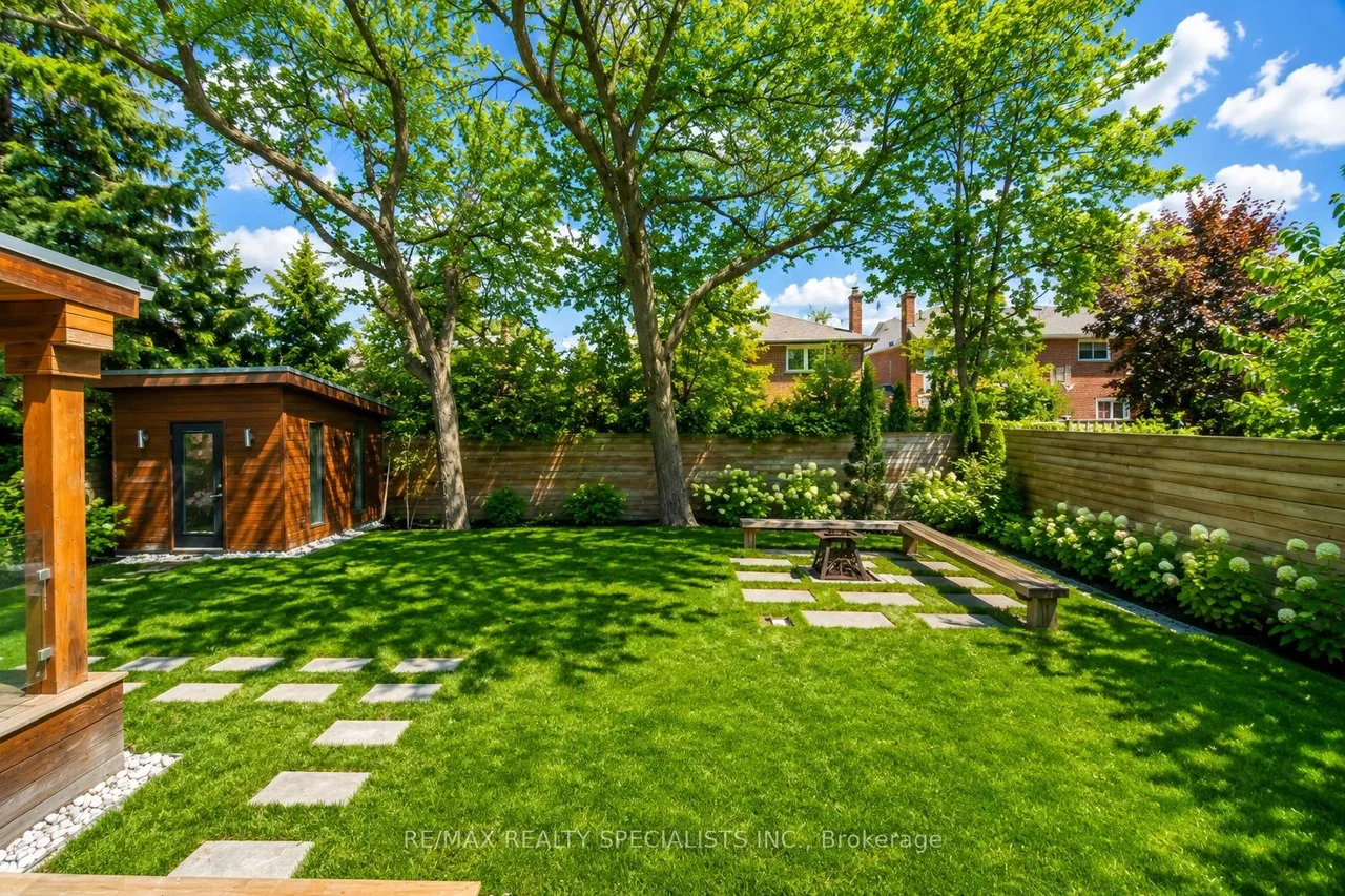 870 Hollowtree Crescent — photo 44