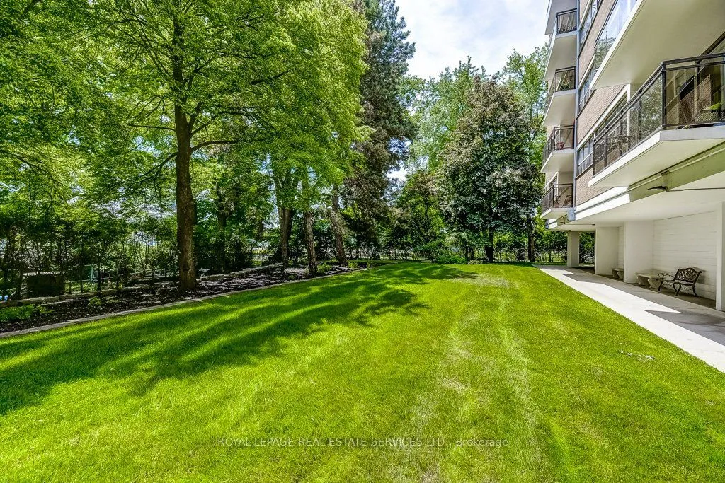 212 Kerr Street — photo 38
