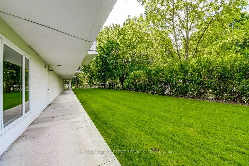 212 Kerr Street — photo 37