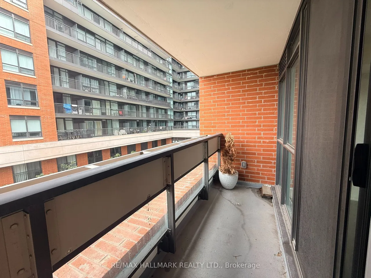 3091 Dufferin Street — photo 13