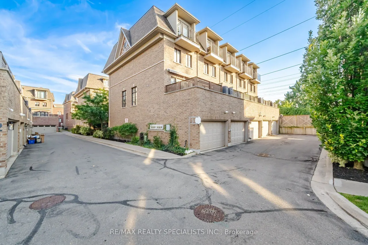 1812 Burnhamthorpe Road E — photo 45