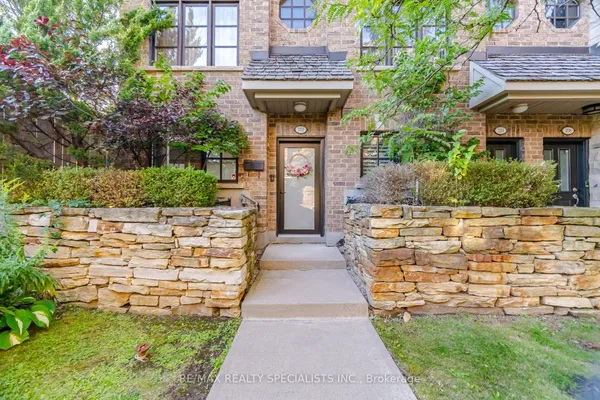 1812 Burnhamthorpe Road E — photo 2
