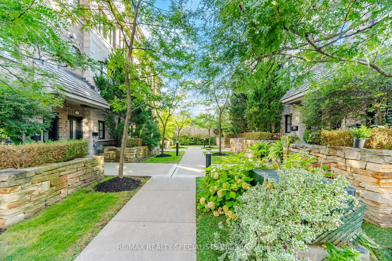 1812 Burnhamthorpe Road E — photo 3