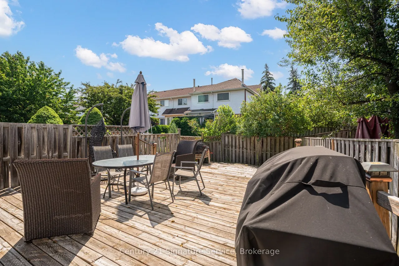 2755 Lindholm Crescent — photo 14