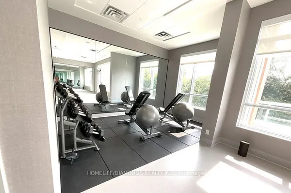 10 WILBY Crescent — photo 2