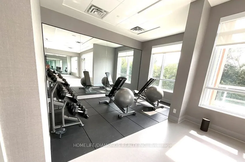 10 WILBY Crescent — photo 2