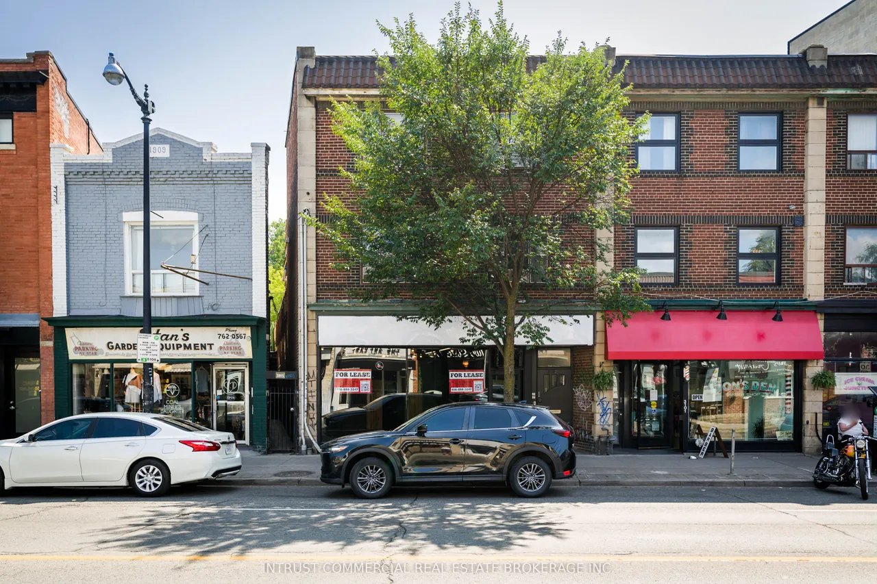 3097 Dundas Street W — photo 3