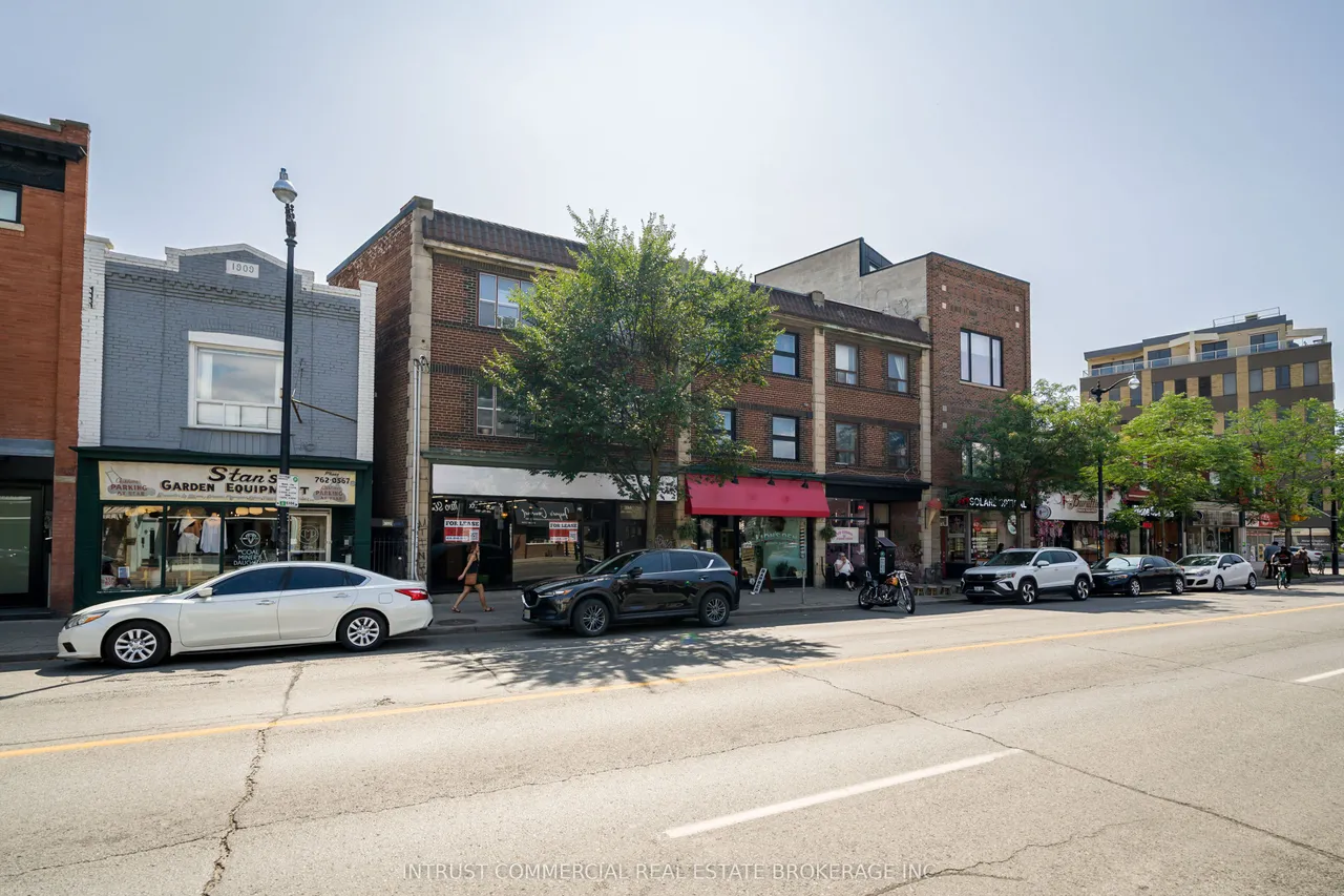 3097 Dundas Street W — photo 2