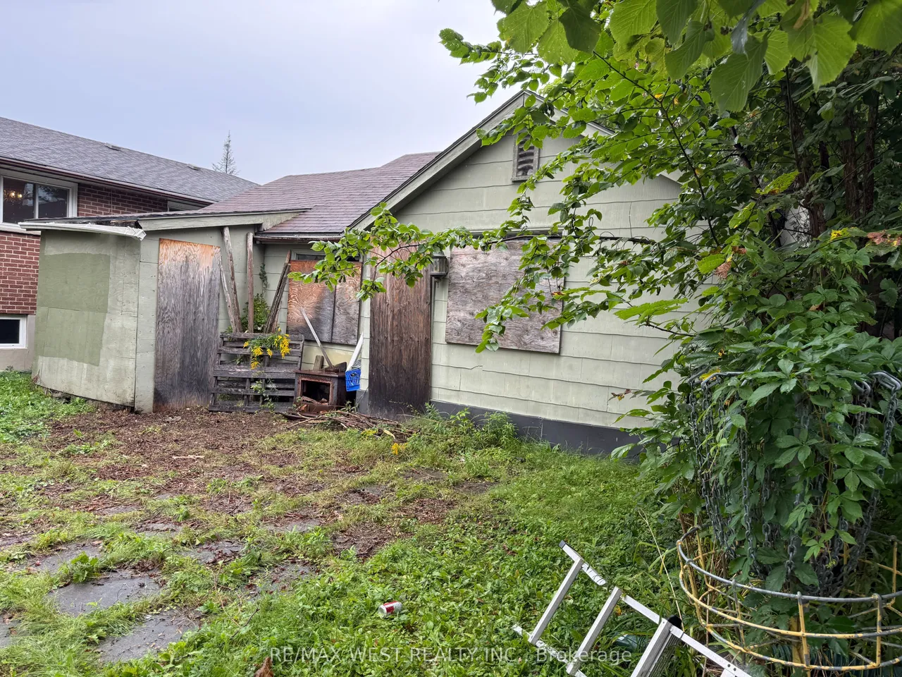 1304 Alexandra Avenue — photo 6