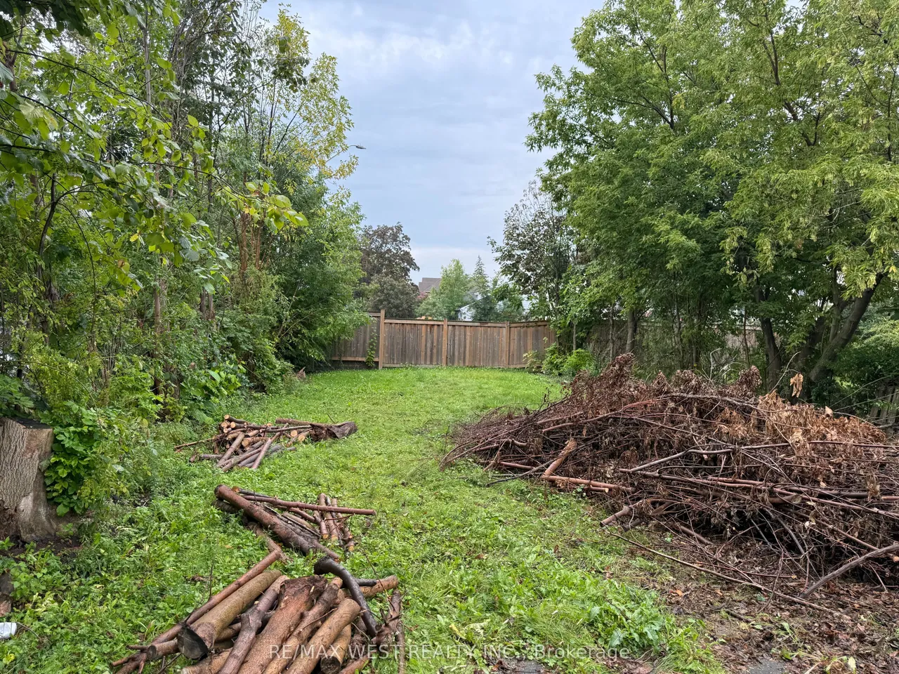 1304 Alexandra Avenue — photo 5