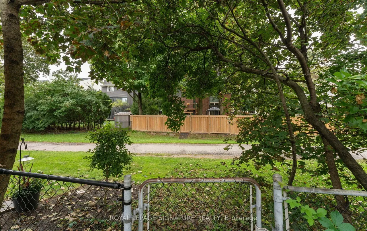 4045 Taffey Crescent — photo 7
