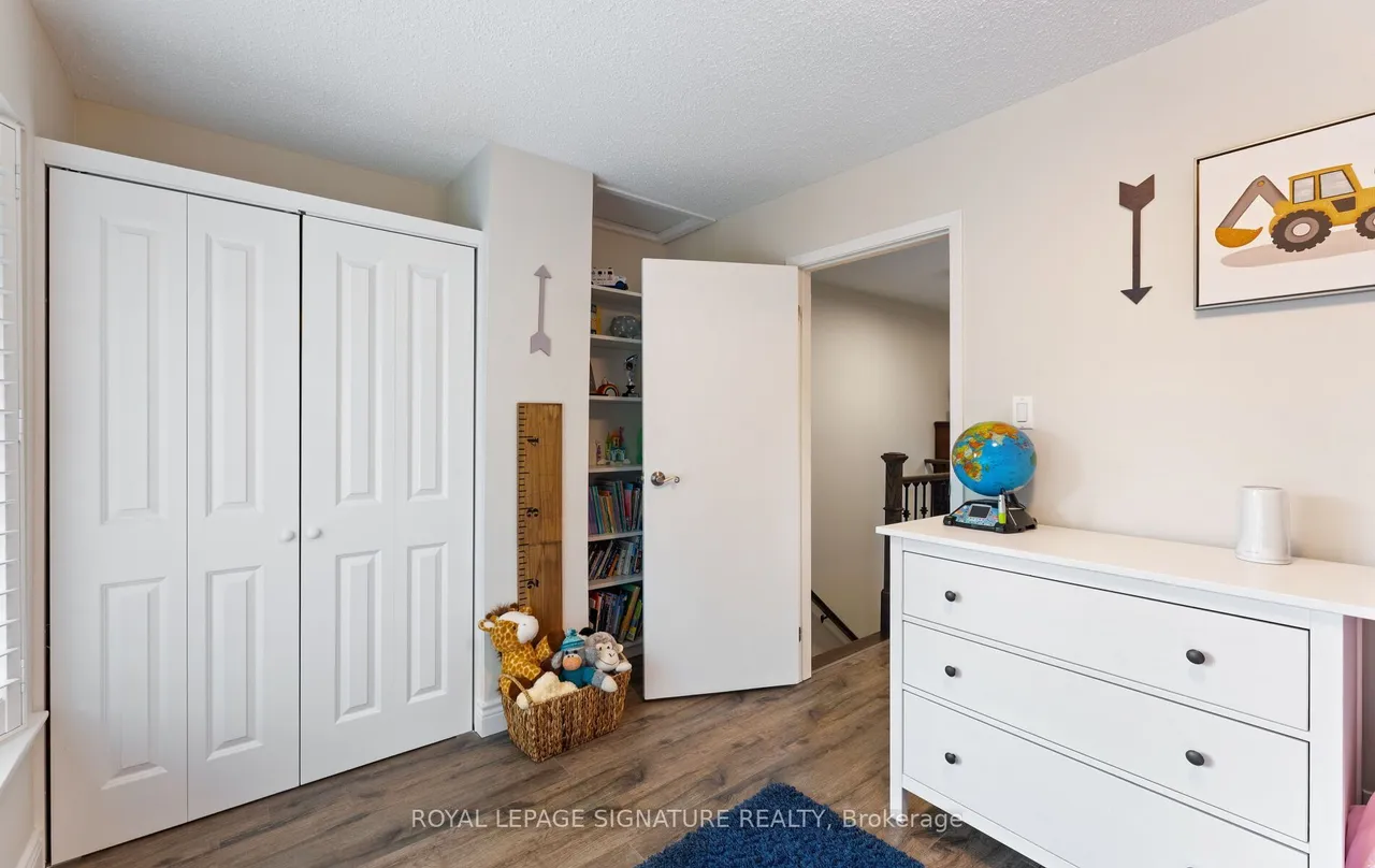 4045 Taffey Crescent — photo 3