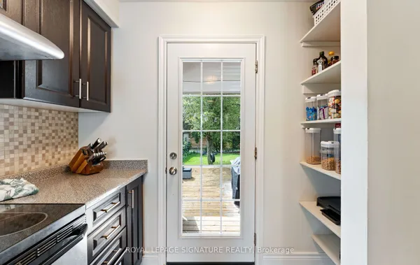 4045 Taffey Crescent — photo 2