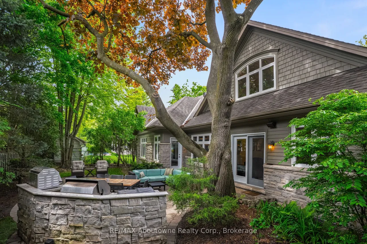 370 Christina Drive — photo 8