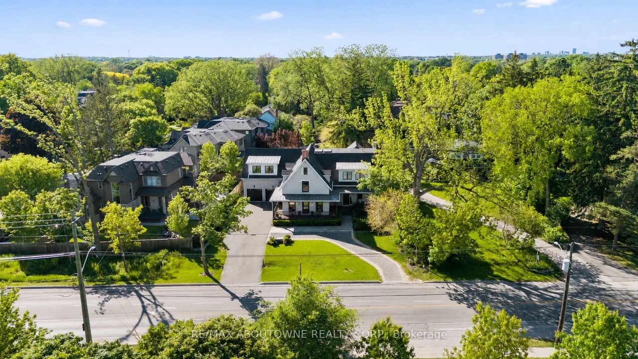 489 Lakeshore Road W — photo 3