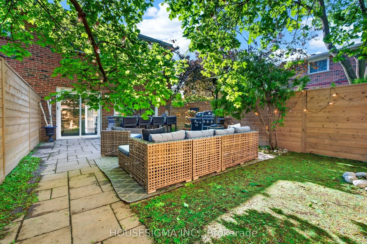 15 Centennial Park Road S — photo 36