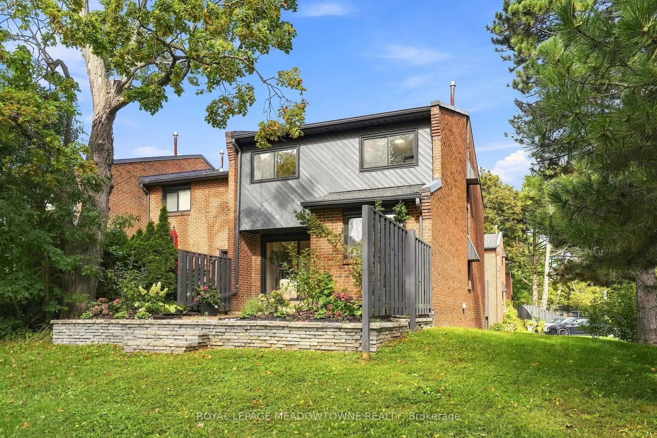 20 Mineola Road — photo 3