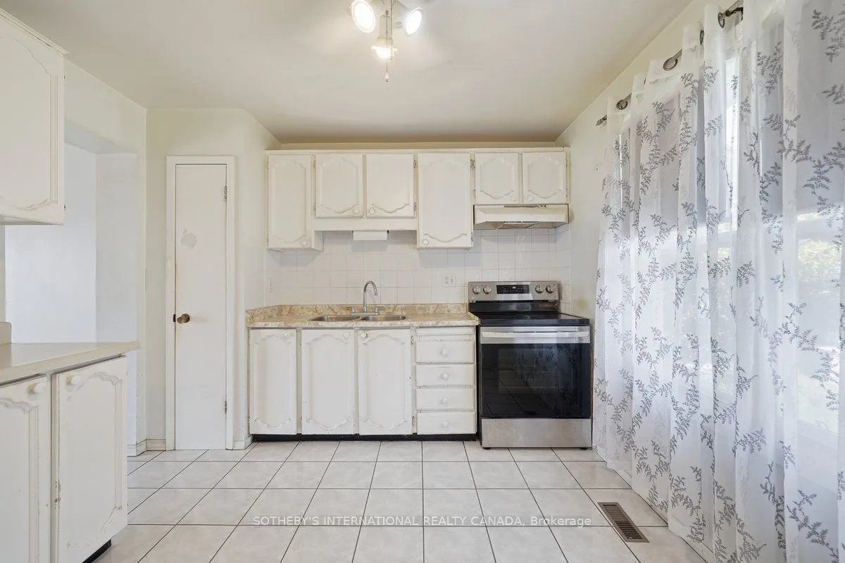 120 Falconer Drive — photo 3