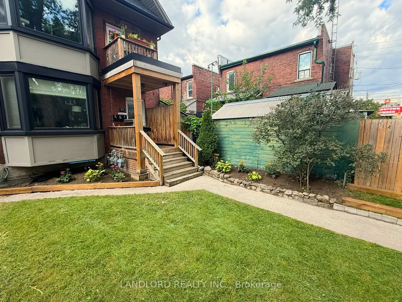 82 Parkway Avenue — photo 2