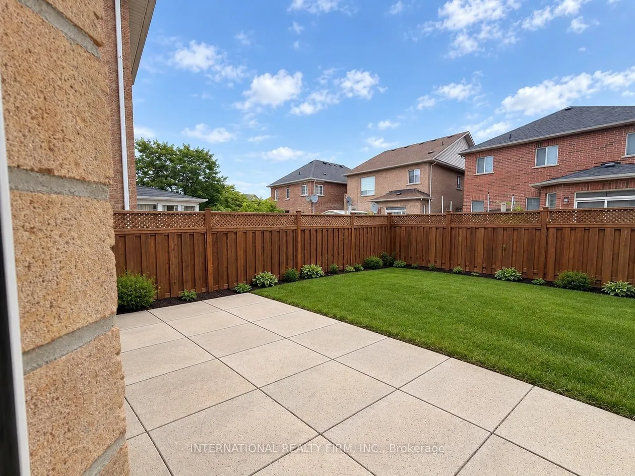 12 Fountainview Way — photo 16