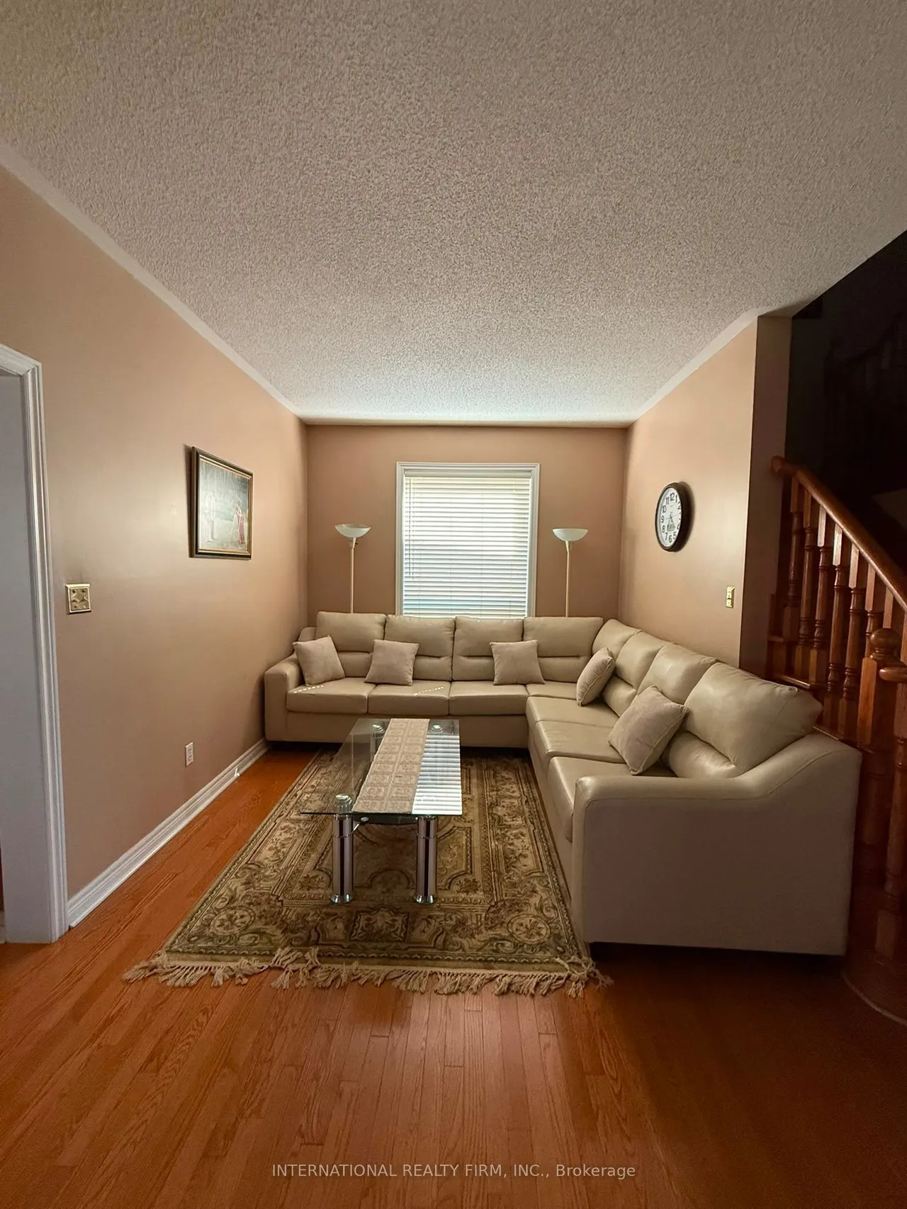12 Fountainview Way — photo 3