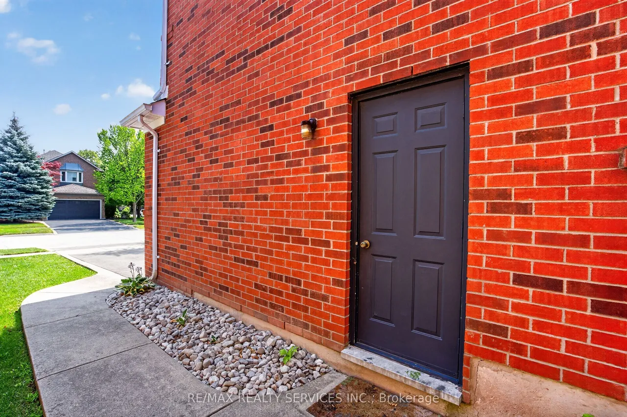 2153 Oak Bliss Crescent — photo 50