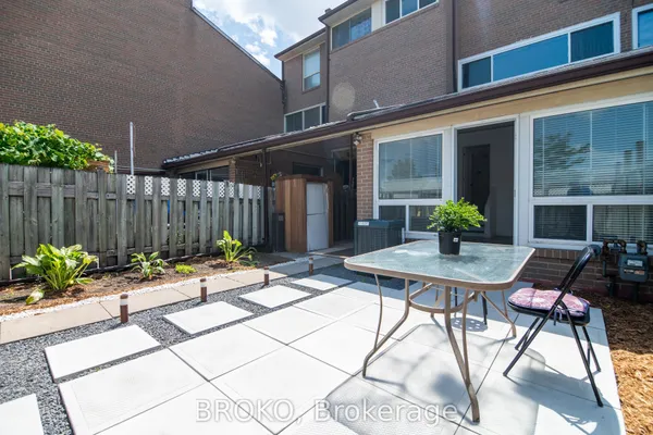 262 John Garland Boulevard, Unit 188 — photo 2